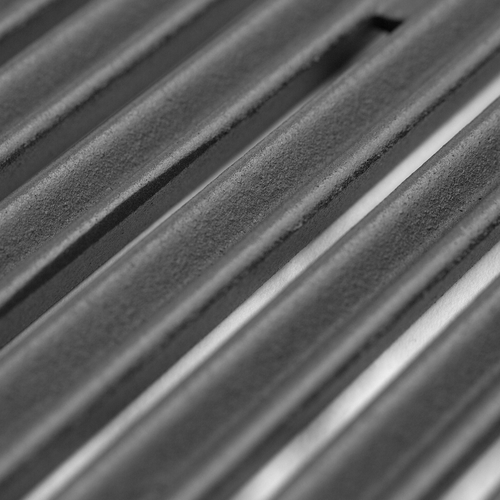 BK_CastIronGrids_Grooved_01_025799c7-5930-4a33-b044-261c05f9e9ca.jpg