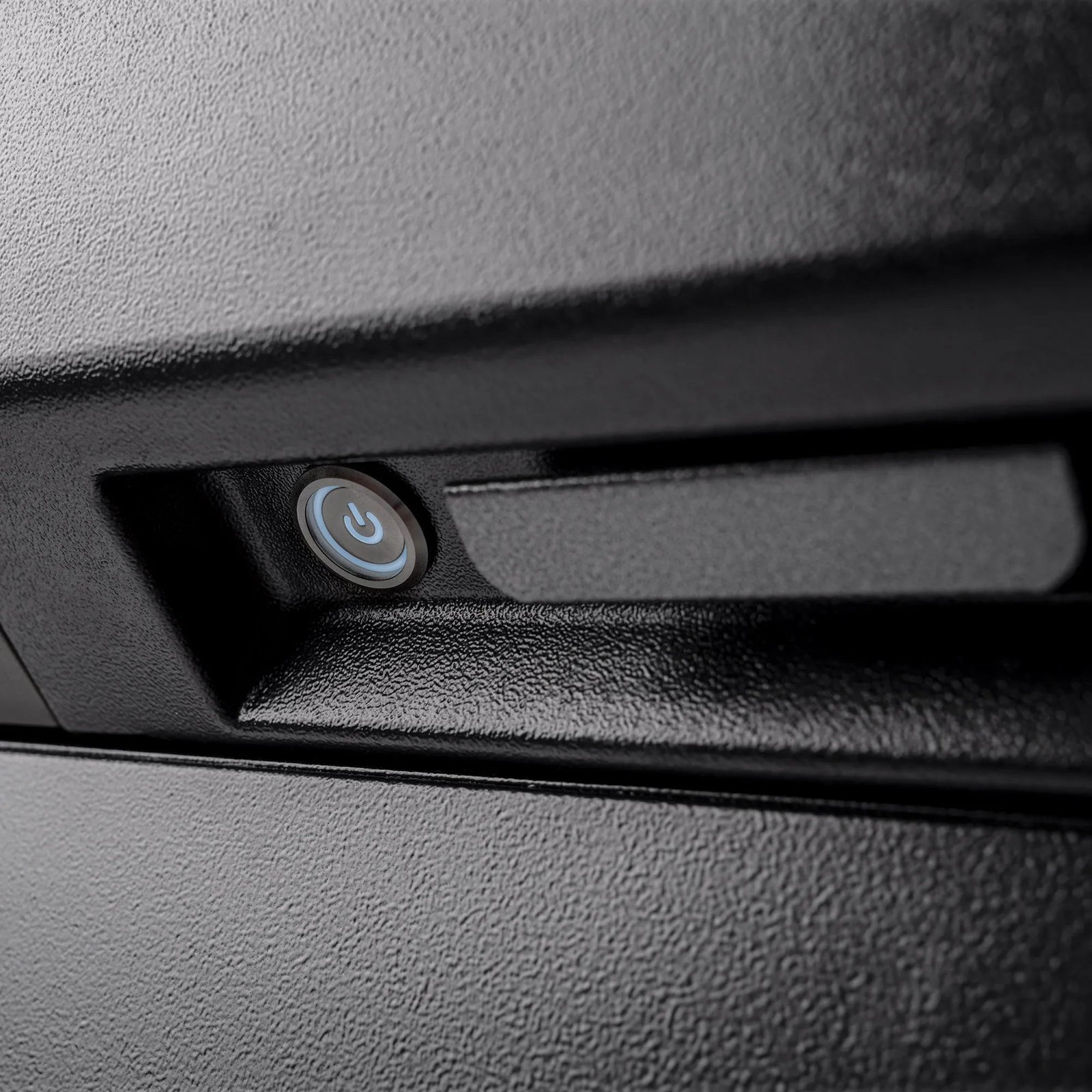 TFB93RLG_IronwoodXL_CloseUp_OnButton_9414_WEB.jpg